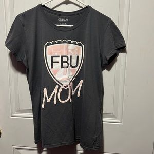 Football University Mom Short Sleeved T-Shirt Size L